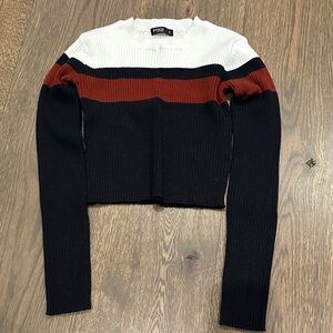 Trendy Ribbed Sweater with Stripes